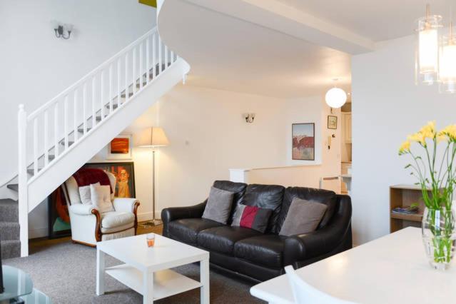 Heart of Kinsale room 3